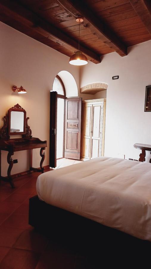 Domus Antiqua Bed & Breakfast Spello Bagian luar foto